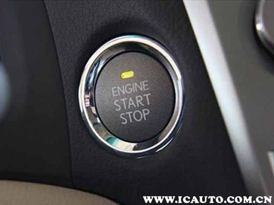 您可以通过按下发动机起动/停止按钮3秒以上或连续按动3次关闭发动机